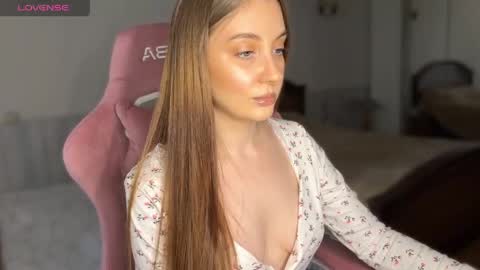 Lia online show from May 28, 2026, 11:07 am