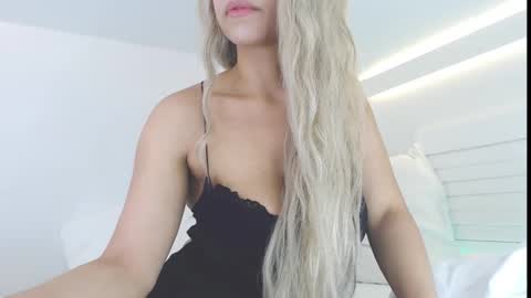 Lia Divina online show from November 23, 2025, 10:09 pm