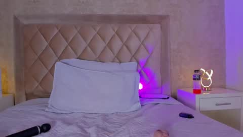 Snapshot of liaflowers chatting on February 9, 2025, 8:54 am Lia online show from February 9, 2025, 8:54 am