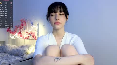 Lia  online show from September 20, 2025, 8:10 pm