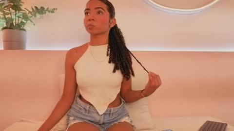 liah_ferreira online show from April 2, 2026, 7:44 pm