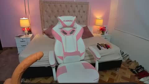 Liah online show from January 18, 2025, 7:37 pm