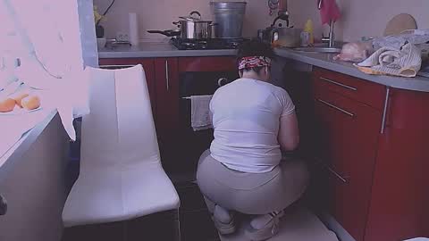 miss Lia  colection for travel online show from April 23, 2026, 7:20 am