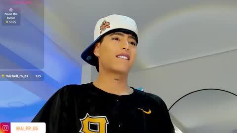 Liam online show from November 12, 2025, 4:51 pm