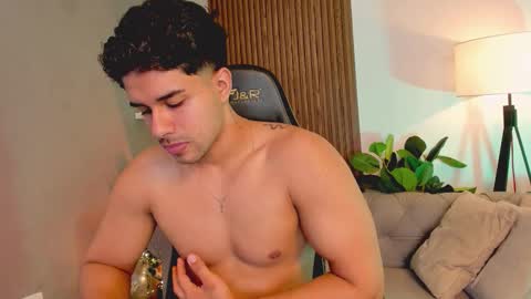 Liam Collins online show from December 21, 2025, 12:01 pm