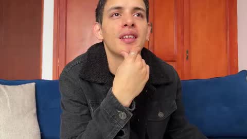 Liam online show from November 10, 2025, 1:21 pm