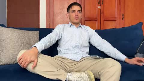 Liam online show from December 18, 2025, 4:57 pm