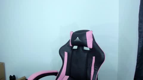 Snapshot of liam_oasiss chatting on December 30, 2024, 5:48 am liam_oasiss online show from December 30, 2024, 5:48 am