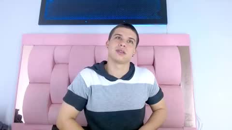 liam_york online show from November 20, 2025, 1:22 pm