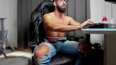 Liam online show from March 2, 2025, 10:14 am