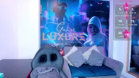 Lia online show from December 4, 2025, 11:19 am