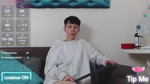 Liam  online show from November 28, 2025, 9:28 pm