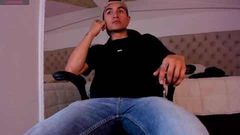 LiamDeep online show from March 31, 2026, 8:42 pm