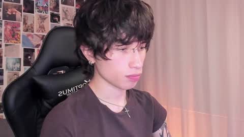 Snapshot of liamelf chatting on December 31, 2024, 2:19 am Liam online show from December 31, 2024, 2:19 am