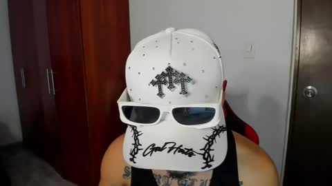 liamhornysex online show from April 19, 2026, 10:56 pm