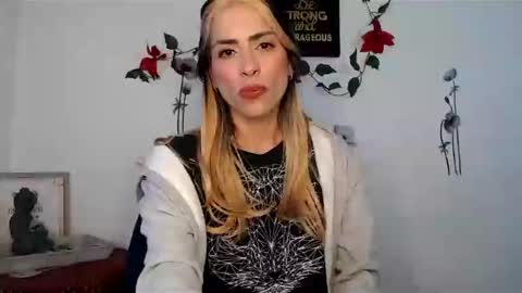 Snapshot of liamiler01_ chatting on December 20, 2024, 11:21 am Lia Miller online show from December 20, 2024, 11:21 am