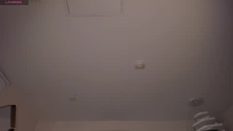 Liam online show from December 23, 2025, 4:10 am