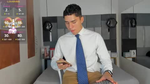 Liam online show from November 25, 2025, 11:54 am