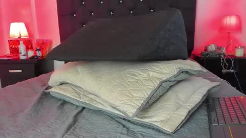 liamtrevor online show from December 19, 2025, 1:23 am