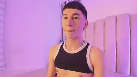 Snapshot of lian_cameron chatting on June 22, 2026, 3:36 am lian_cameron online show from June 22, 2026, 3:36 am