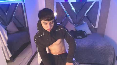 lian online show from September 26, 2025, 4:05 am