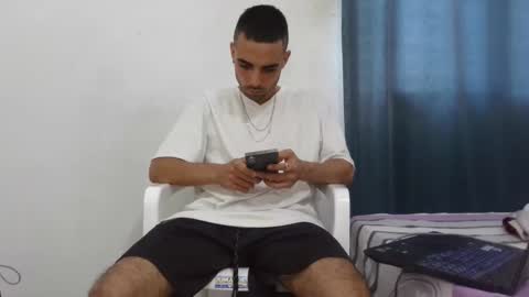 lian_mike203523 online show from October 17, 2025, 7:16 pm