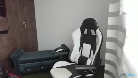 Snapshot of lian_storm chatting on November 22, 2025, 5:56 pm Lian storm online show from November 22, 2025, 5:56 pm