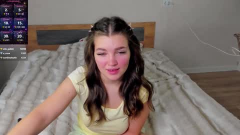 liana_8 online show from November 19, 2025, 3:34 pm