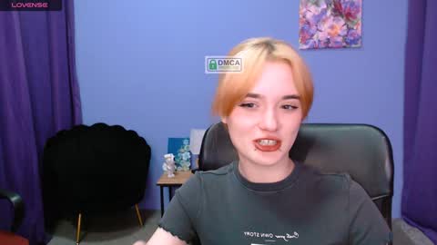 Snapshot of liana_kisses chatting on January 16, 2025, 2:19 am Little Liana  online show from January 16, 2025, 2:19 am