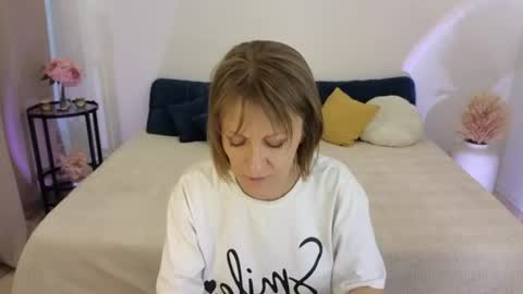 Snapshot of liananova chatting on July 15, 2026, 9:36 am LianaNova online show from July 15, 2026, 9:36 am