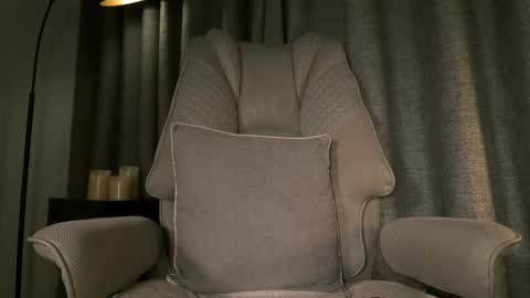 lianewhite online show from February 9, 2026, 1:20 am