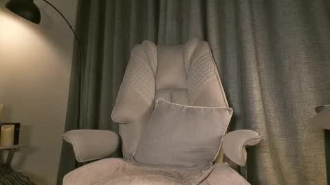 lianewhite online show from February 25, 2026, 12:20 am