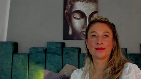 Lian online show from March 9, 2025, 1:25 am