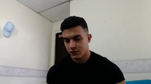 Snapshot of lianstonne chatting on April 20, 2026, 3:04 pm Liamstonne online show from April 20, 2026, 3:04 pm