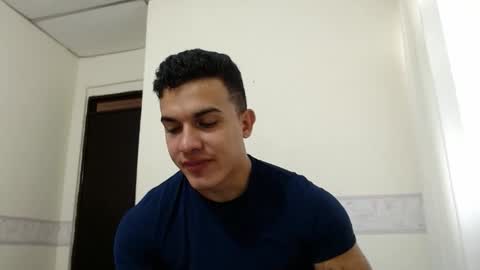 Snapshot of lianstonne chatting on April 27, 2026, 2:59 pm Liamstonne online show from April 27, 2026, 2:59 pm