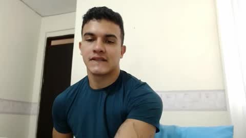 Snapshot of lianstonne chatting on April 28, 2026, 3:28 pm Liamstonne online show from April 28, 2026, 3:28 pm