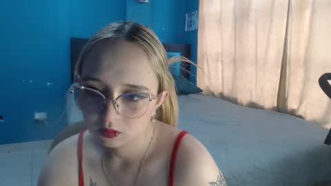 Lia Roberts online show from October 28, 2025, 11:58 am