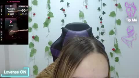 Snapshot of liaroberts1 chatting on April 29, 2026, 4:27 am Lia Roberts online show from April 29, 2026, 4:27 am