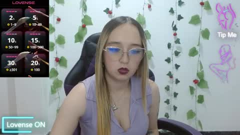 Snapshot of liaroberts1 chatting on May 5, 2026, 3:25 am Lia Roberts online show from May 5, 2026, 3:25 am
