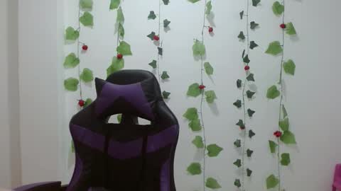 Snapshot of liaroberts1 chatting on May 7, 2026, 3:34 am Lia Roberts online show from May 7, 2026, 3:34 am