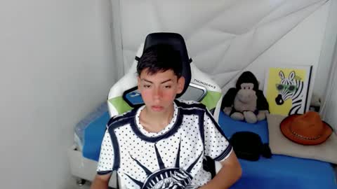 Snapshot of liarr_ chatting on February 11, 2026, 8:47 pm LIAR online show from February 11, 2026, 8:47 pm