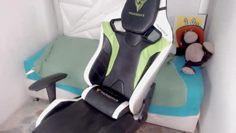 Snapshot of liarr_ chatting on February 15, 2026, 8:05 pm LIAR online show from February 15, 2026, 8:05 pm