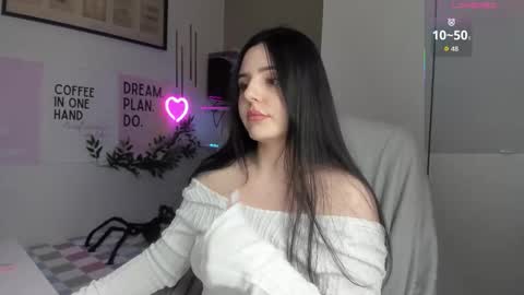 Lia online show from November 9, 2025, 2:37 pm