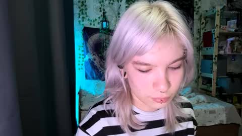 Snapshot of libbynading chatting on November 17, 2025, 7:19 pm Lola online show from November 17, 2025, 7:19 pm