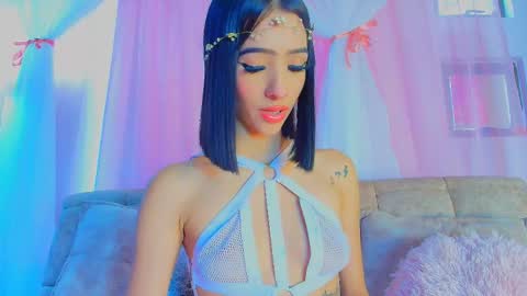 Valentina Hall online show from March 18, 2026, 1:58 pm