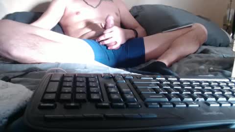 lickurlipz1 online show from February 4, 2025, 10:45 pm