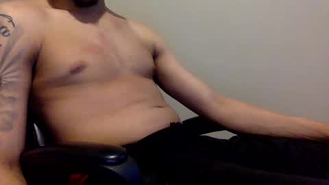 Snapshot of lightskinfreak317 chatting on December 28, 2024, 11:52 am CUM HAVE FUN HELP ME CUM online show from December 28, 2024, 11:52 am