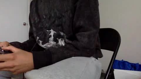 Snapshot of lightskinfreak317 chatting on February 19, 2025, 9:58 pm CUM HAVE FUN HELP ME CUM online show from February 19, 2025, 9:58 pm