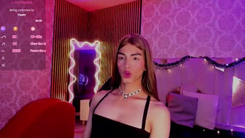 LIHIAN online show from December 23, 2025, 3:26 am