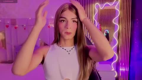 LIHIAN online show from February 5, 2026, 3:22 am